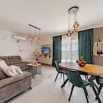 Lovely Modern Antea With Private Pool Near Vakantiehuis Vela Luka