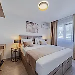 Lovely Modern Antea With Private Pool Near Vakantiehuis *