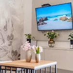 Lovely Modern Antea With Private Pool Near Vakantiehuis *