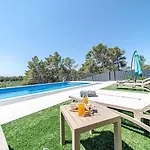 Vakantiehuis Lovely Modern Antea With Private Pool Near Vela Luka