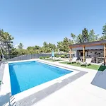 Lovely Modern Antea With Private Pool Near *