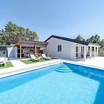 Lovely Modern Antea With Private Pool Near