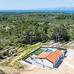 Vakantiehuis Lovely Modern Antea With Private Pool Near Vela Luka