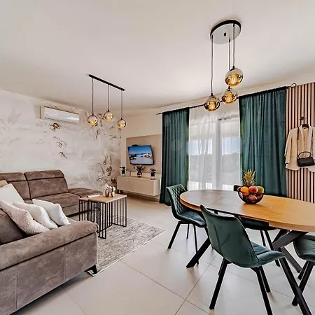 Lovely Modern Antea With Private Pool Near 度假居 尼亚卢卡