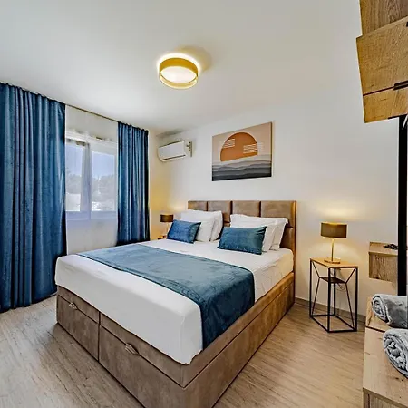 Lovely Modern Antea With Private Pool Near 度假居 尼亚卢卡