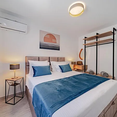 Lovely Modern Antea With Private Pool Near 尼亚卢卡