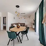 Lovely Modern Antea With Private Pool Near *