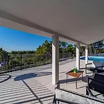 Lovely Modern Antea With Private Pool Near Сasa de vacaciones