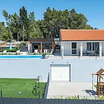 Сasa de vacaciones Lovely Modern Antea With Private Pool Near *