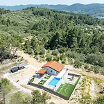 Lovely Modern Antea With Private Pool Near Сasa de vacaciones