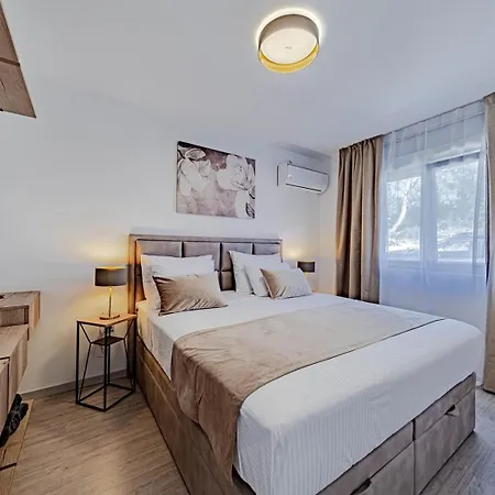 Lovely Modern Antea With Private Pool Near بيت للعطل *