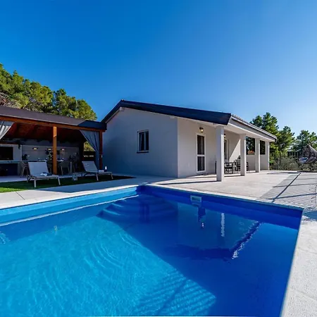 Villa Lovely Modern Antea With Private Pool Near *