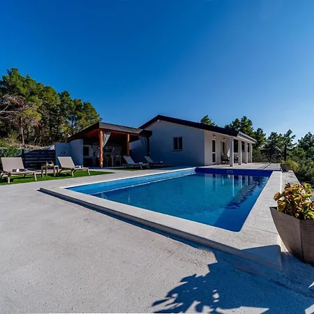 Lovely Modern Antea With Private Pool Near *