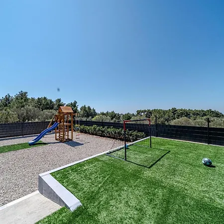 Villa Lovely Modern Antea With Private Pool Near