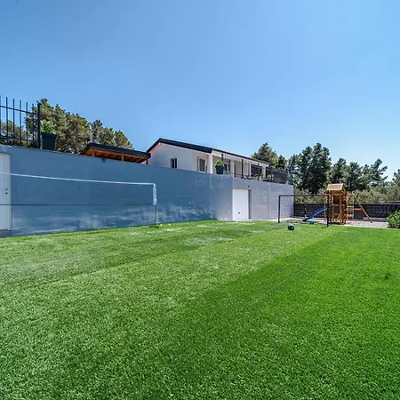 Lovely Modern Antea With Private Pool Near Villa Vela Luka